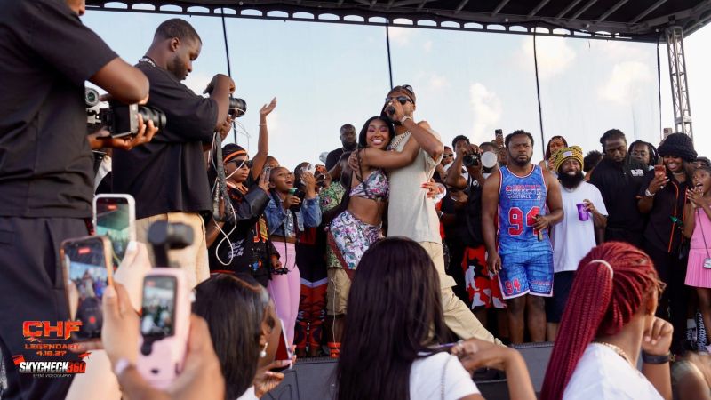 File:berg and yung miami chf26.JPG